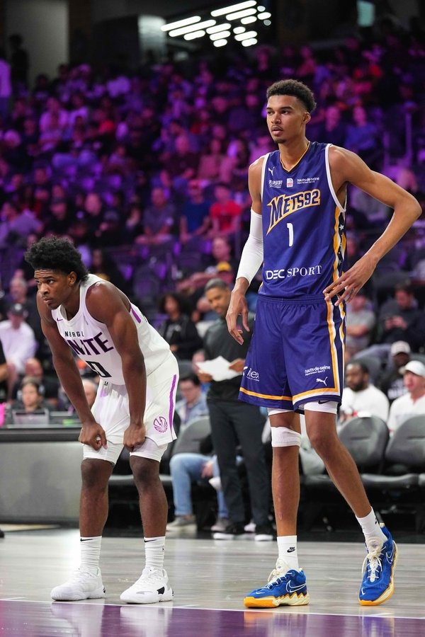 30队高管+超百位球探+众星观战 一场非NBA比赛为何热度爆炸？