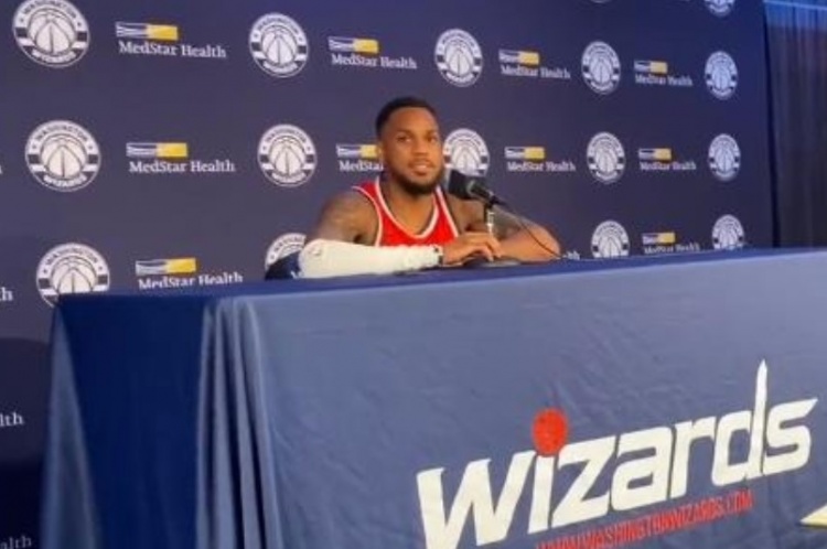 蒙特-莫里斯:掘金进攻很大程度由约基奇发起 我需要回到控卫模式