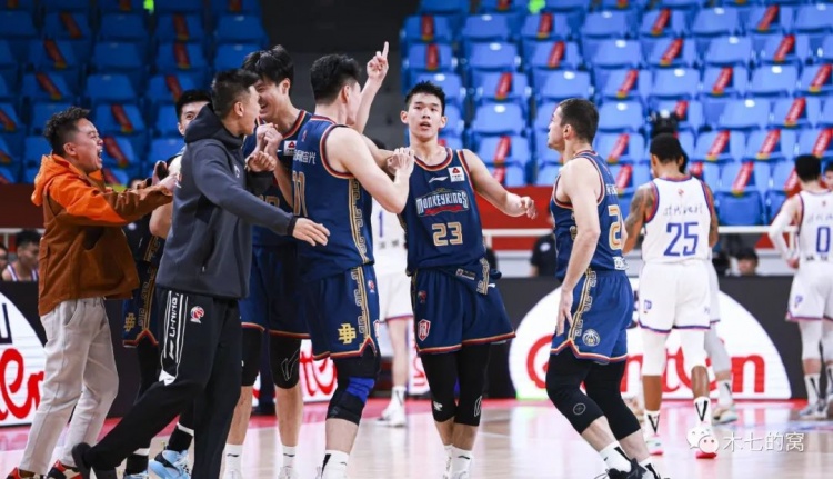 后厂村体工队|18岁CBA首秀绝杀,总有人正年轻!