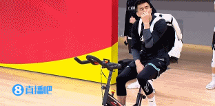 来练球了?郭艾伦出现在广东同曦比赛场边