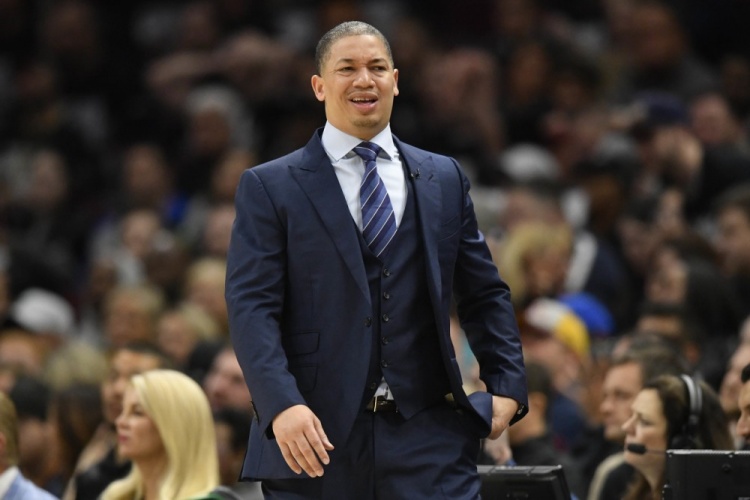 ??卢指导:还未决定谁将担任首发控卫 不知道之前哪传的消息