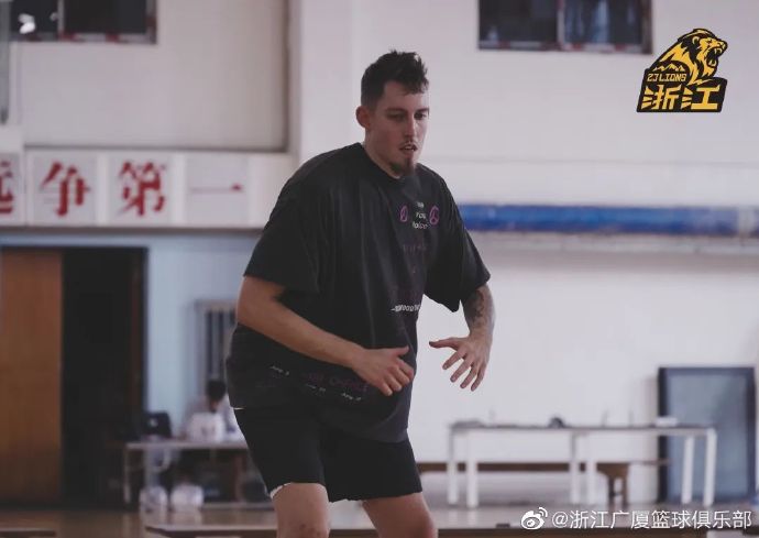 广厦官方：凯尔-威尔哲正式完成注册 将身披33号球衣