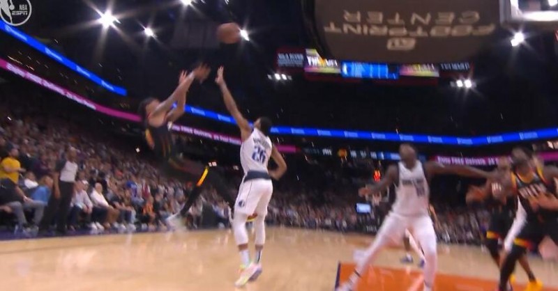 唯一李哥!太阳后卫达米恩-李翻身跳投绝杀独行侠!