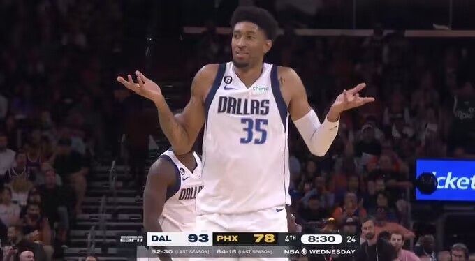 功亏一篑!独行侠本场最多领先22分 在第四节被反超&绝杀