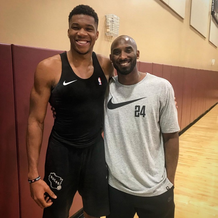 字母哥:我极其尊重科比但不愿总提他名字博关注 因我们没那么熟