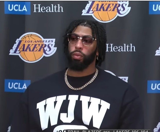 浓眉:执行力和投篮选择需要改进 我要好好研究下这场比赛录像