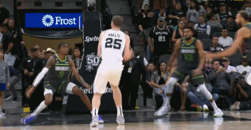 不摆烂了！凯尔登-约翰逊15中8砍25分6板8助 正负值高达+20！