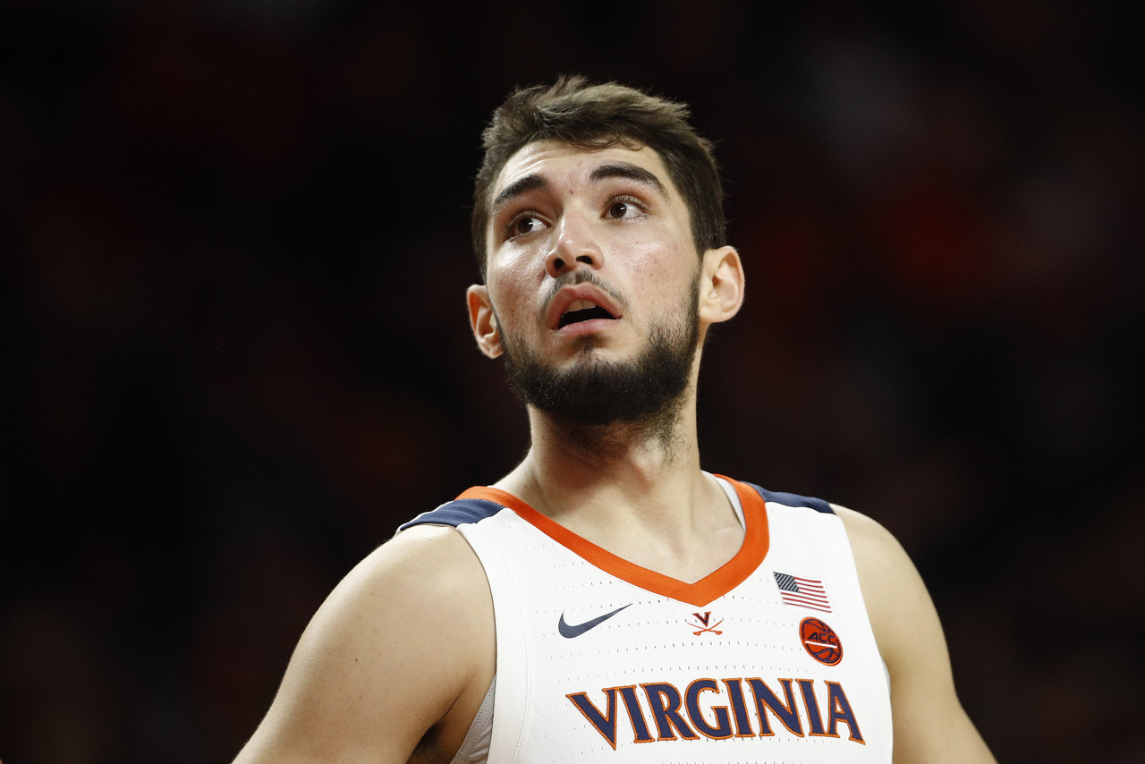 官方:勇士正式与后卫泰-杰罗姆签约