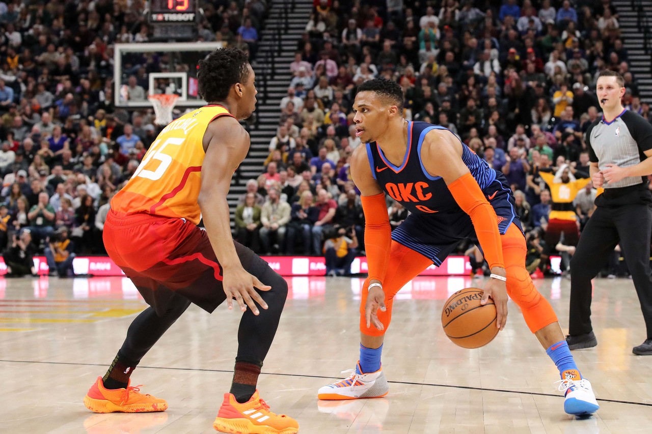 米切尔谈新秀赛季击败雷霆:和威瓜椒交手是挑战 我准备很充分