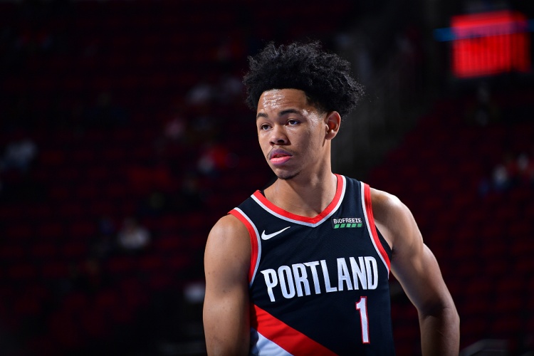 这三分流口水了!A-西蒙斯单节8分钟8中8爆砍22分 老詹:??