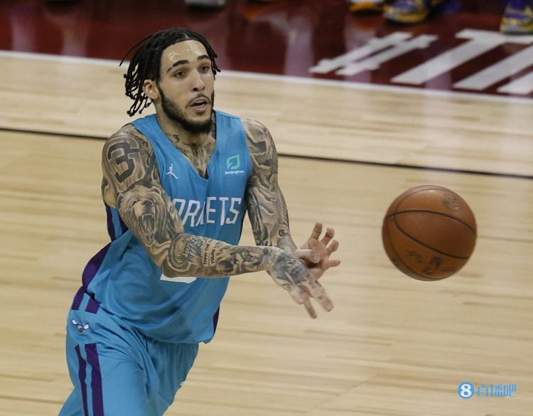 Shams：黄蜂将裁掉利安吉洛-鲍尔