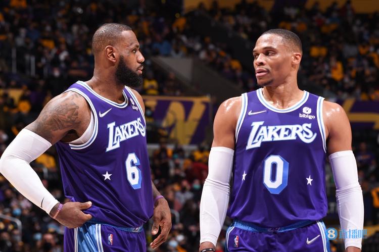 名记:湖人认为错开使用詹威最佳 沃格尔曾怕威少不乐意打替补