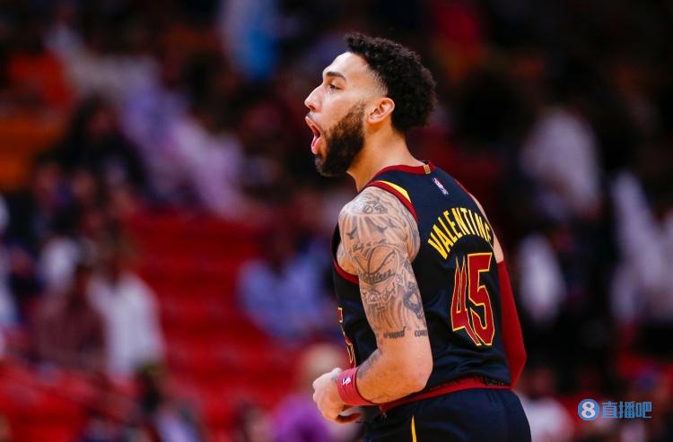 Shams:为给格里芬腾出名额 凯尔特人将裁掉丹泽尔-瓦伦丁