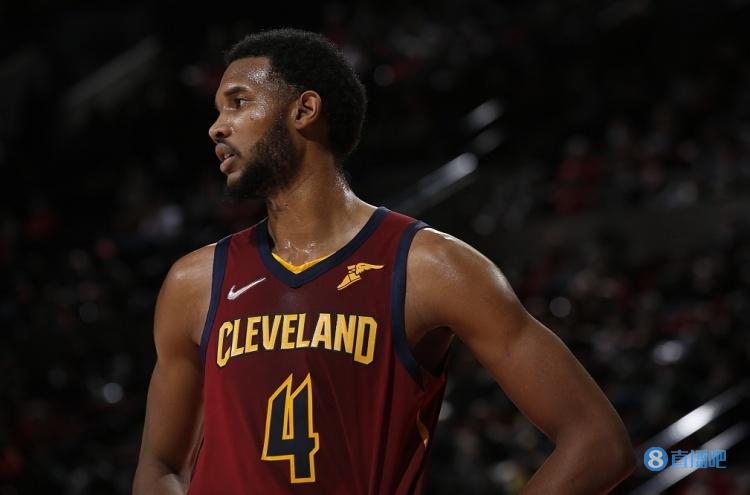 骑士主帅：由于此前脚踝伤势 现在对小莫布里来说只能算是季前赛