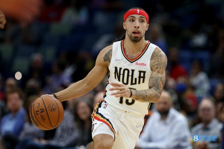 阿尔瓦拉多半场8中6拿下鹈鹕全队最高的13分 正负值+12全场最高