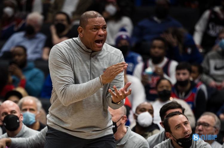 里弗斯:我们是支能投三分的球队 我们可以振作起来继续竞争