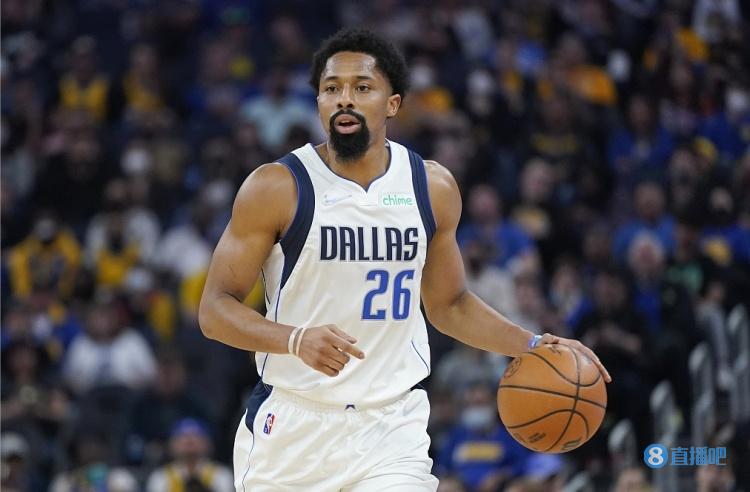 丁威迪:我们得在场上执行得更好 让东契奇得到打进制胜球的空间