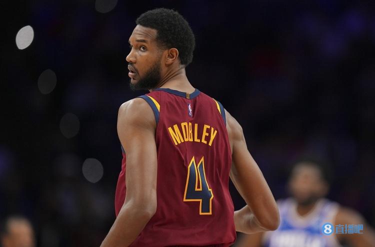 赛季新高！莫布里全场15投9中 高效砍下22分3板3助1断1帽
