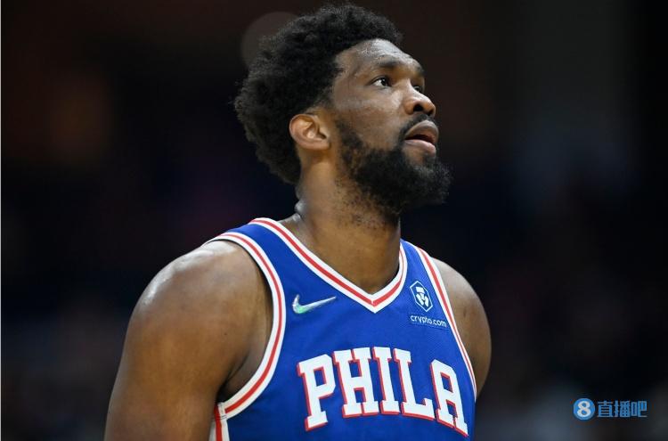 你在干神魔？恩比德全场21投仅6中 下半场0分得到15+12