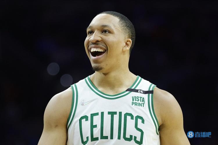 陷入僵局！美记：格威愿意领1400-1500万年薪 绿军不太可能给