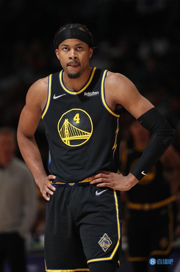 进步不小!穆迪敢打敢拼10中5砍下12分2助攻