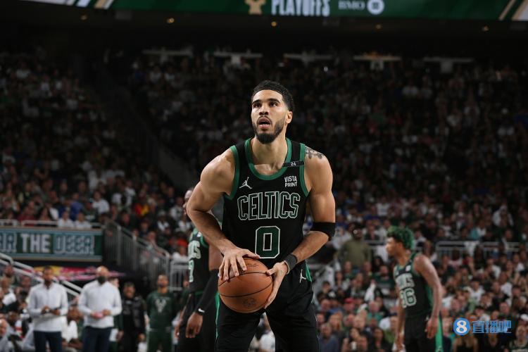 中规中矩!塔图姆15中8 三分10中5 砍下23分4篮板3助攻 率队大胜