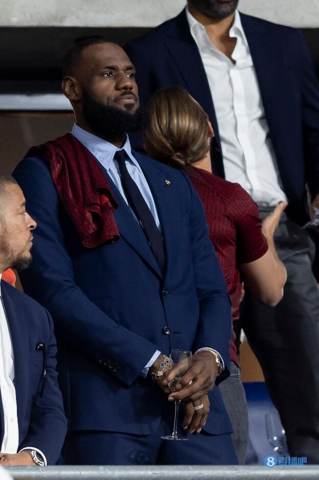 哈佛教授:詹姆斯教会球员们重新定义自己 做商人要趁早?