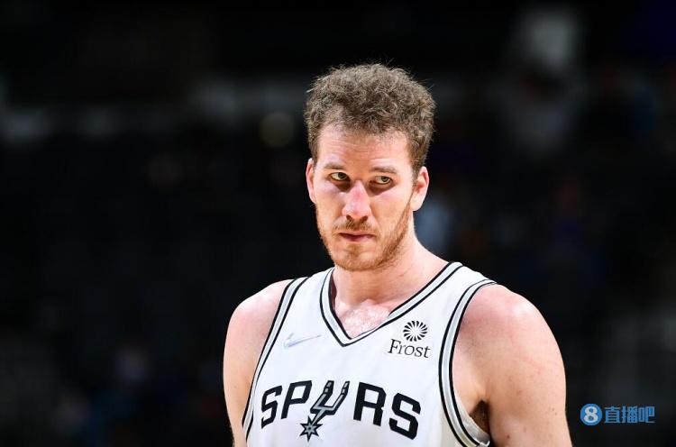 填满数据栏！珀尔特尔2中2得4分14板4助2断3帽 末节献关键助攻