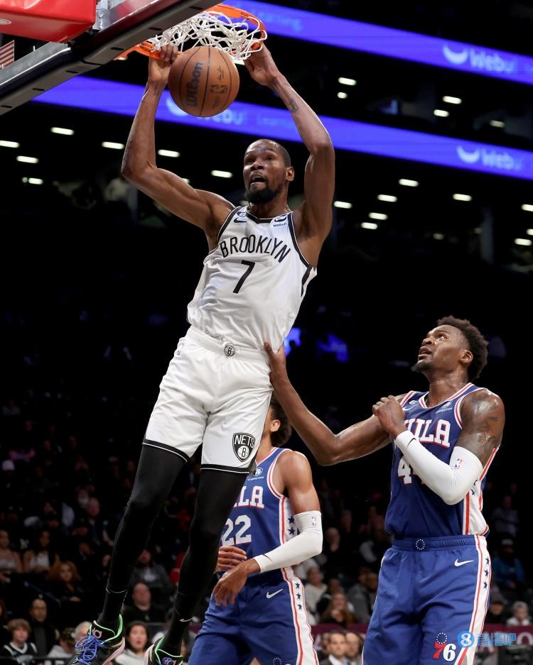 得分组织一把抓!杜兰特17中7贡献19分8助3断 助攻仅次于西蒙斯