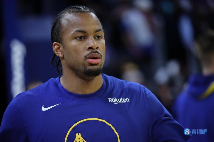 科尔：穆迪因右小腿酸痛缺席今日季前赛 伤情并不严重