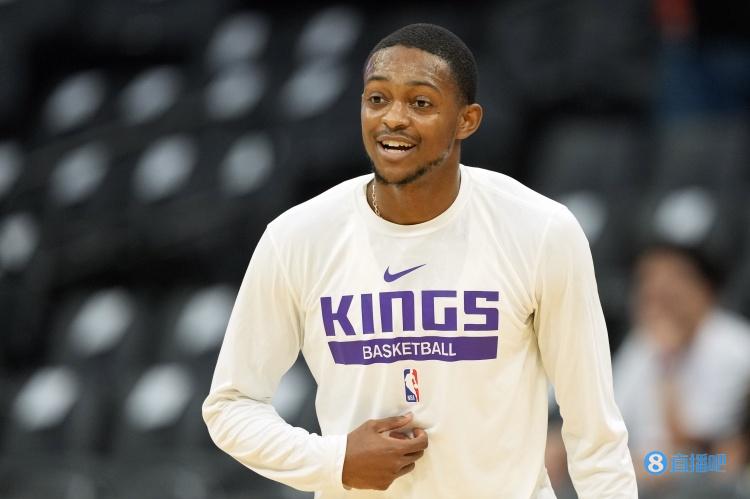 福克斯:曾模仿沃尔&保罗&托尼-帕克等人打球 新赛季要提高命中率