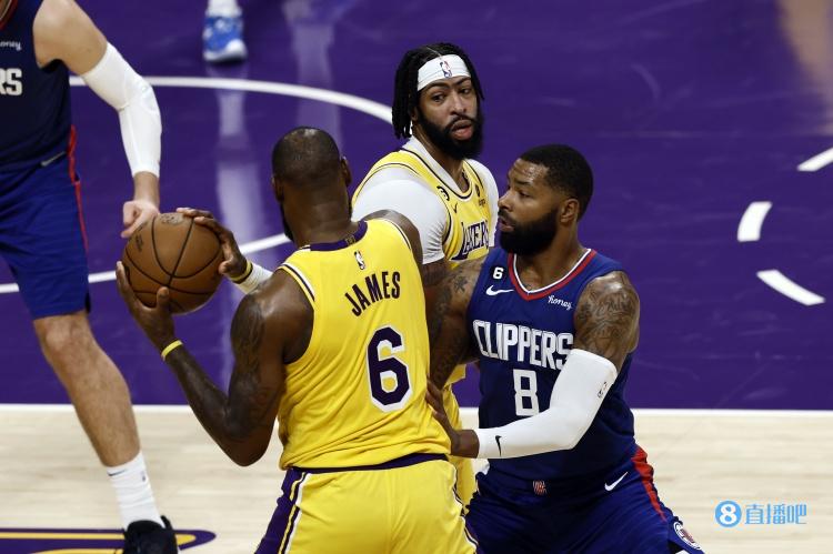 糟糕！湖人两场首发5人跳投70中15：詹姆斯22中6 浓眉12中2