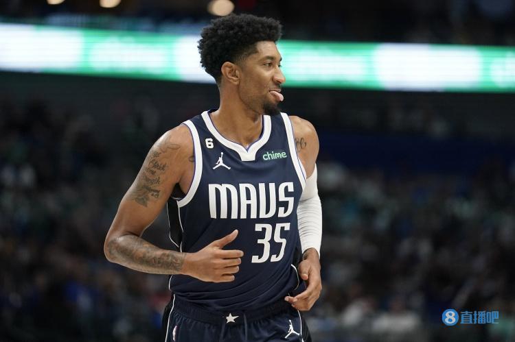 利器!伍德前两场49分钟拿下50分 和东契奇同场时进攻效率146.7