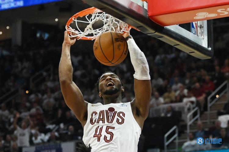 球星能力！米切尔20中12轰38分12助攻 射落8记三分率队翻盘