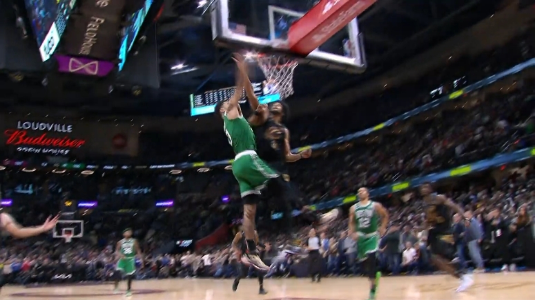 ?一攻一防!塔图姆隔扣阿伦追平 单防米切尔大帽进加时