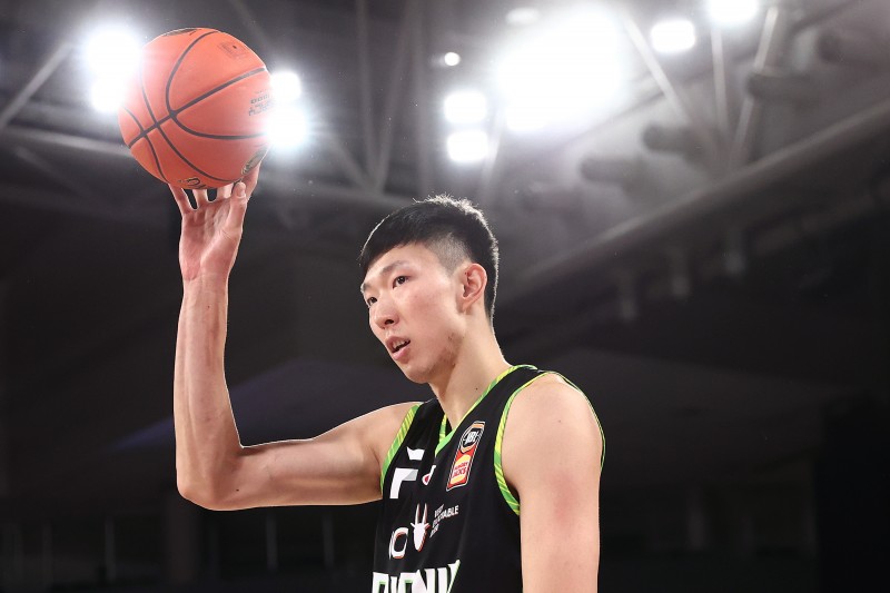 ? 凤凰官方:周琦在训练中小腿受伤 预计三周后回归