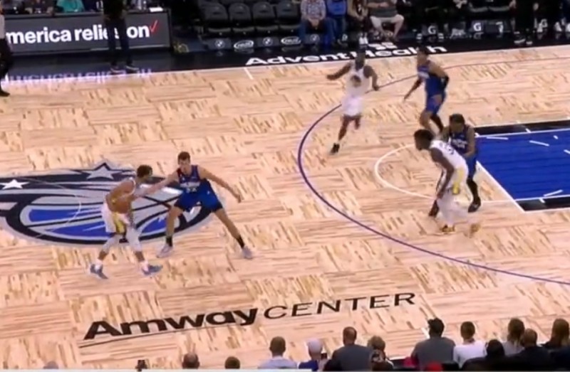 ?库里因怀斯曼上挡慢而跳脚 怀斯曼因库里不传给他而摇头