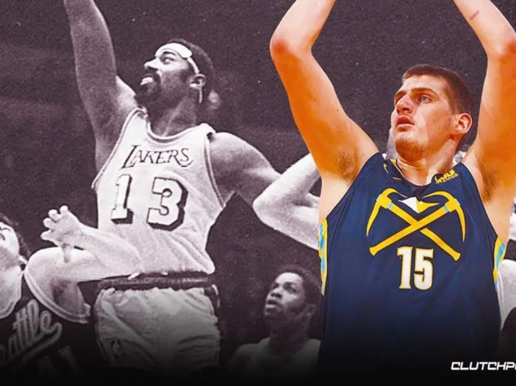 约基奇跨过张伯伦:巨人中的三双王