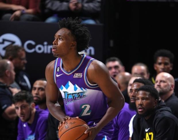 塞克斯顿：乔治命中的那些英雄球没有击倒我们 这是一场战斗