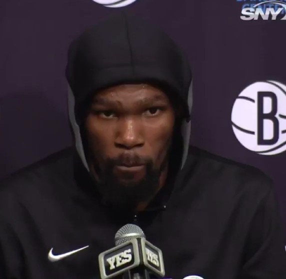 KD:只要我穿着篮网球衣 看到尼克斯球迷我都会给他们一个?