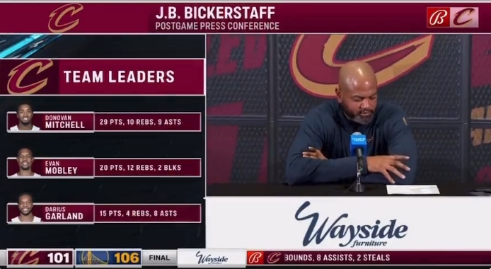 比克斯塔夫:克莱最后用移动掩护撞开奥科罗 这压根没法防了