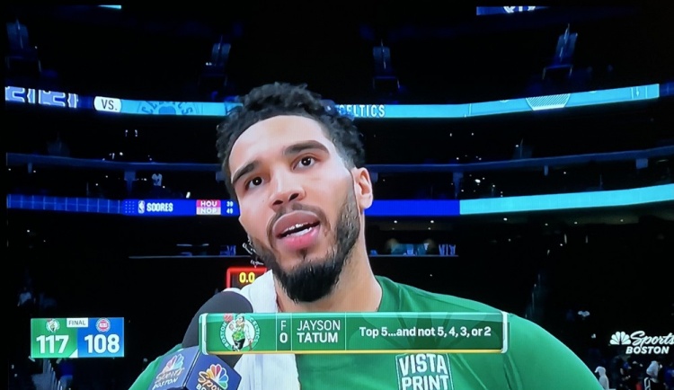 会玩!塔图姆接受采访 转播方字幕:前五 但并非第五、四、三、二