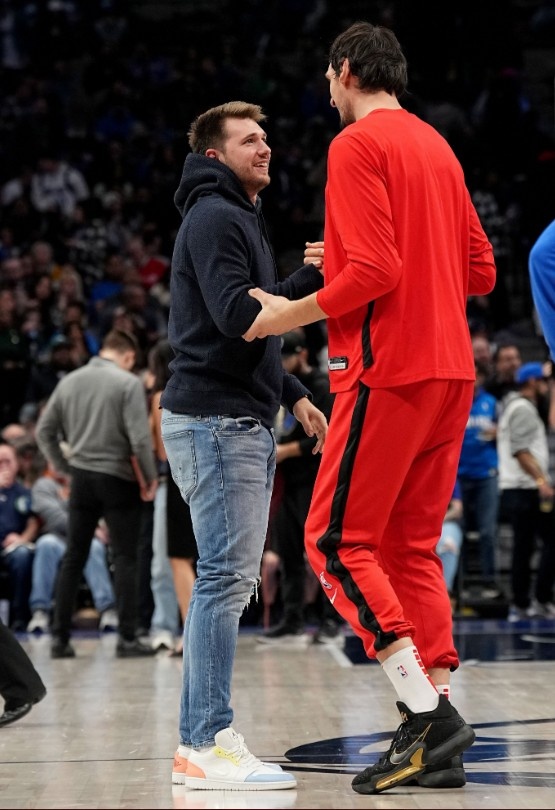 东契奇:我很想念博班 昨天我们一起吃了饭