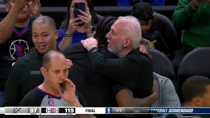 分开后都过得好吗？赛后莱昂纳德和波波维奇拥抱致意