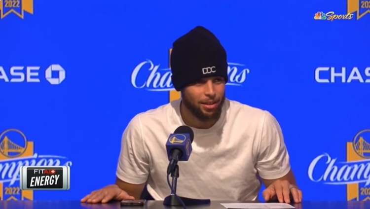 库里谈增重15磅原因：阿耶莎做了好多好吃的?