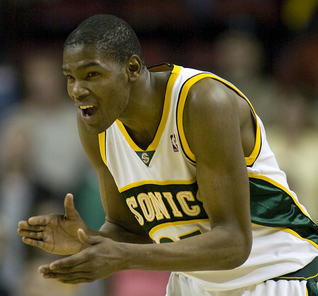 2007年的今天:KD生涯处子秀得到18分 新秀赛季场均20+得最佳新秀