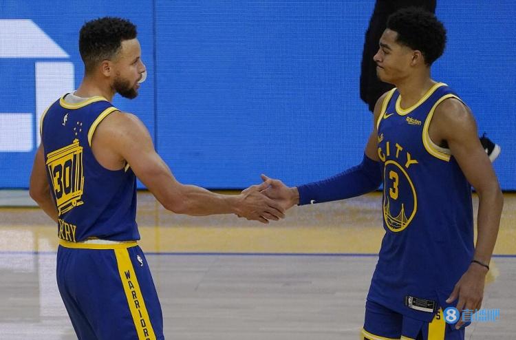 库里:我与普尔聊过很多 他需重拾信心 我相信他能应对挑战