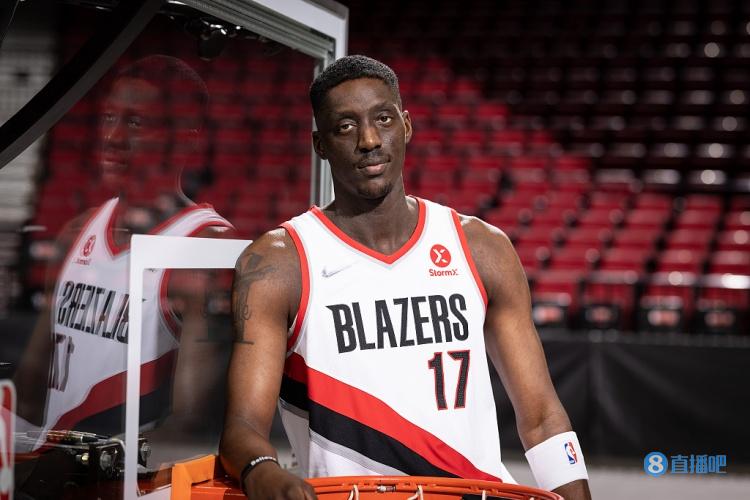 Shams:湖人近期试训了乔-维斯坎普和托尼-斯内尔