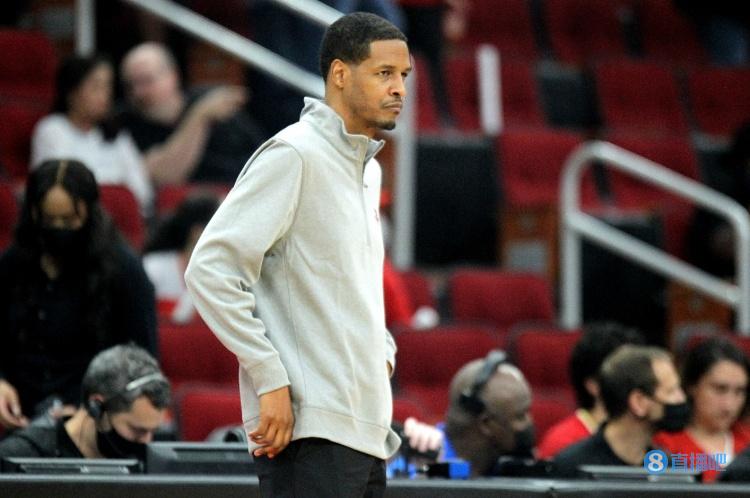 塞拉斯：我们跑对了战术 但丢掉了太多本该命中的内线出手