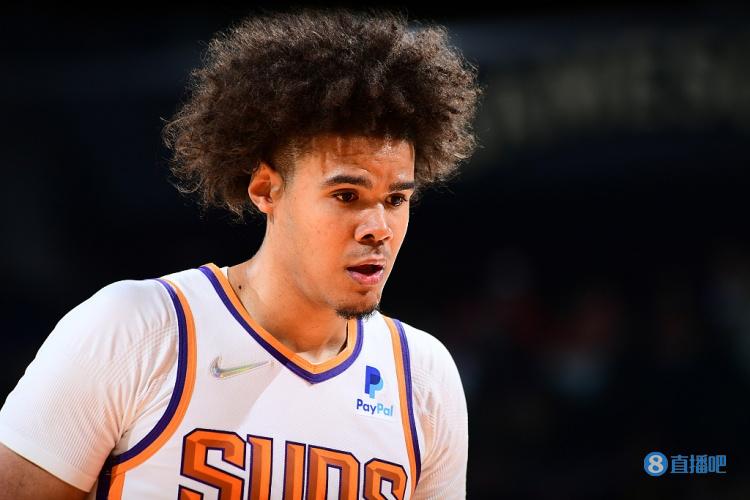 布克谈卡梅隆-约翰逊伤情：这真的很不容易 我们与他同在